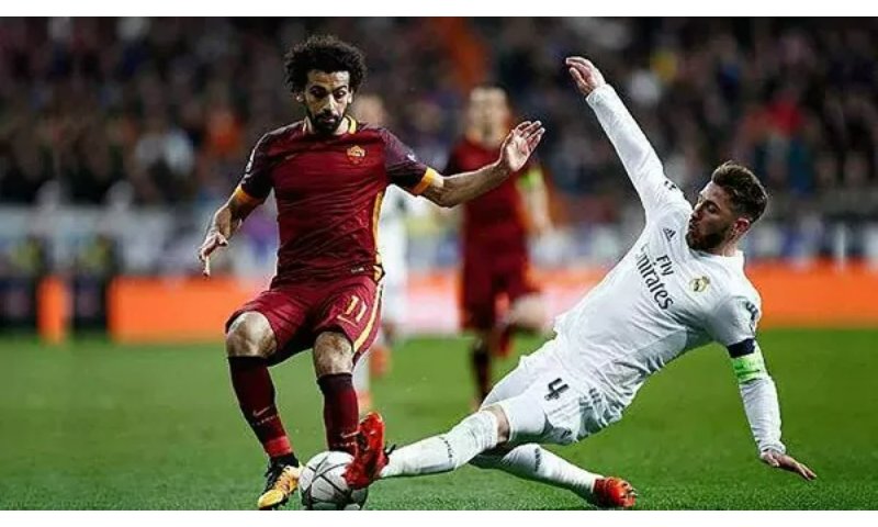 Đá tắc bóng có được coi là phạm lỗi hay không?